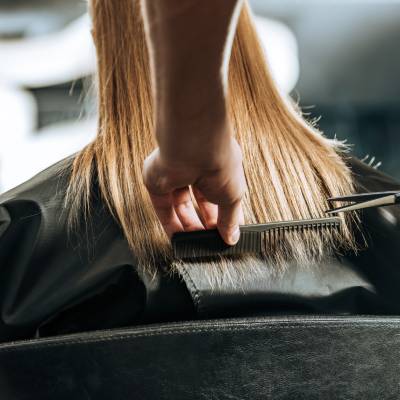 WOMEN'S HAIRCUTS